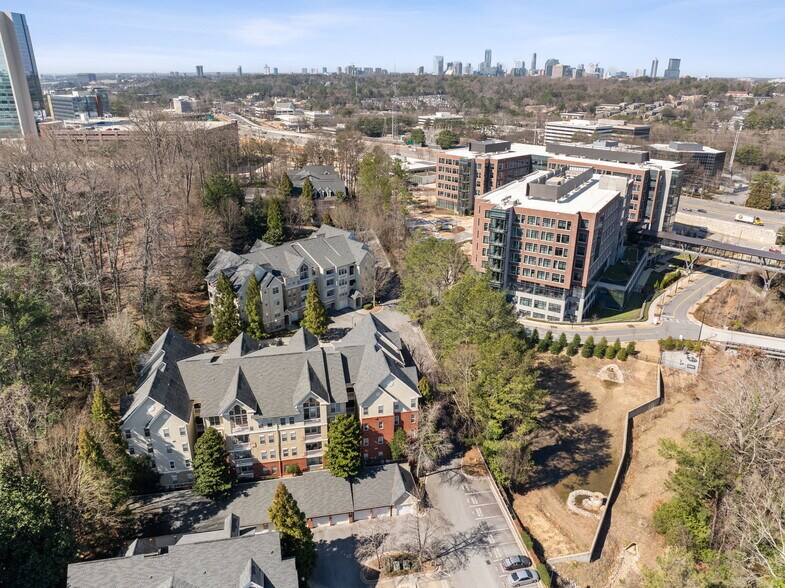 Building Photo - 4007 Westchester Rdg NE