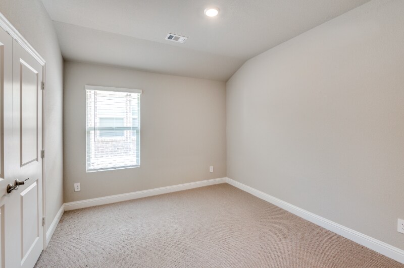 Building Photo - 611 Jack St