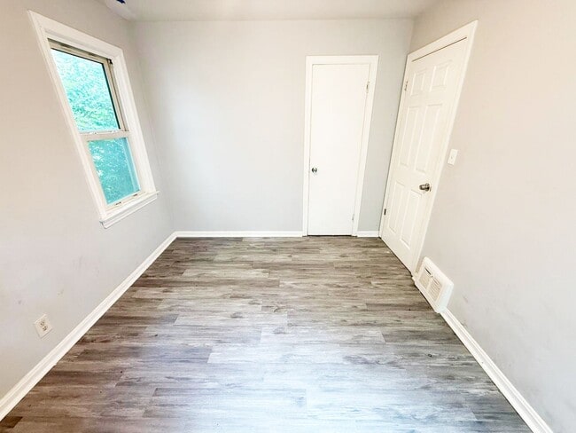 Building Photo - 3 BED 2 BATH BEAUTIFUL SINGLE FAMILY HOME