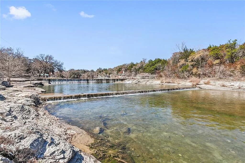 Building Photo - 205 Scenic Dr