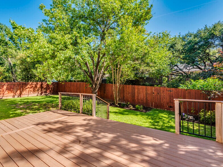 Building Photo - 6911 Gentle Oak Dr