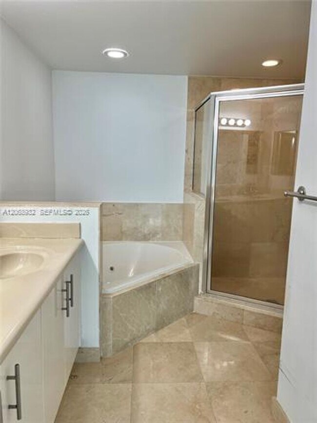 Building Photo - 7900 Harbor Island Dr
