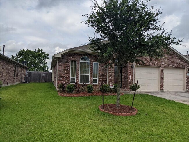 Building Photo - 13918 Goodridge Dr