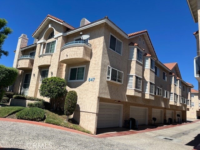 Primary Photo - 847 Fairview Ave