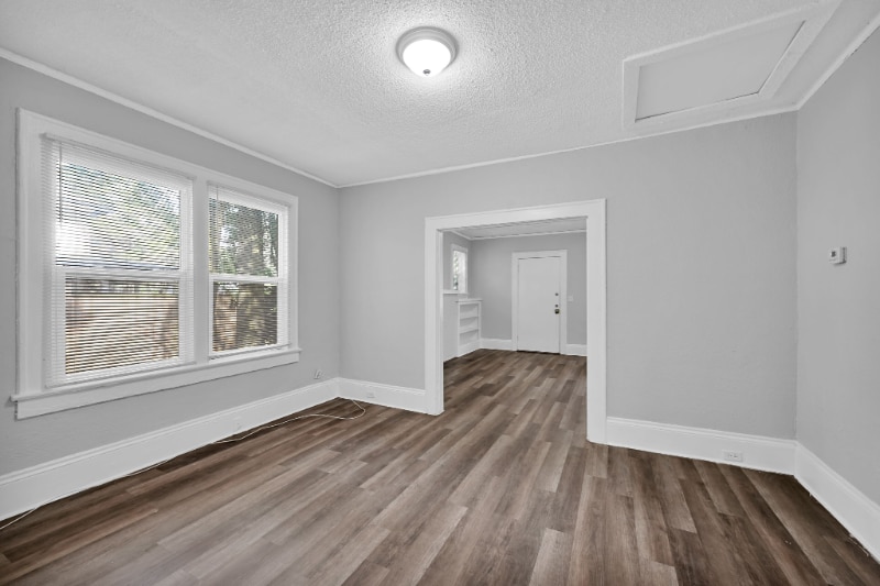 Building Photo - 326 Basswood St