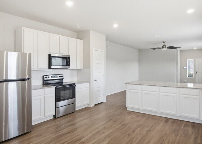 Building Photo - Spacious 4 Bedroom Home with Game Room and Flex Space!