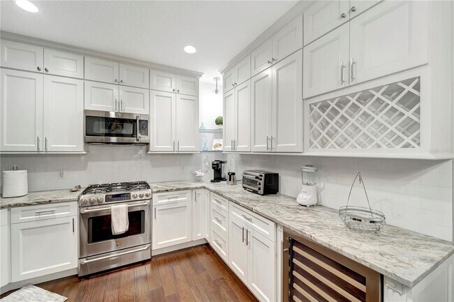 Building Photo - 8436 Miramar Way