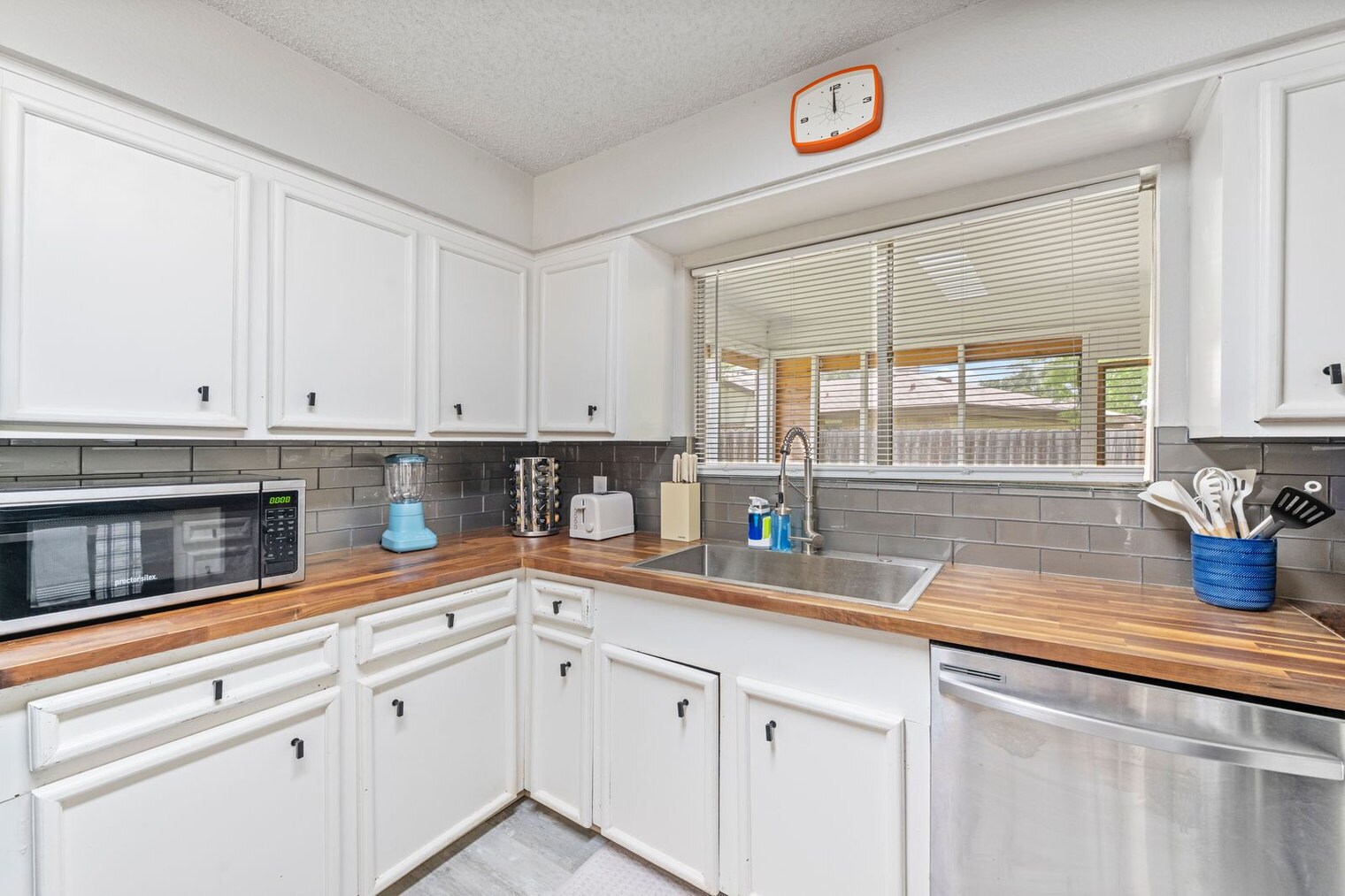 Building Photo - 11906 Blueridge Mountains Dr