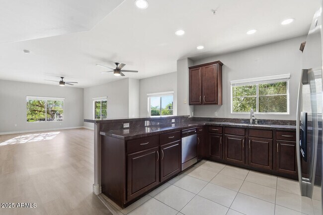 Building Photo - 5350 E Deer Valley Dr