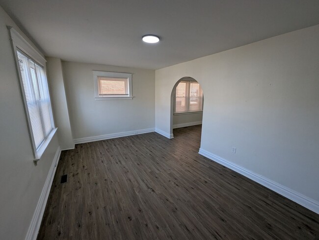 Building Photo - 5120 Lexington Ave