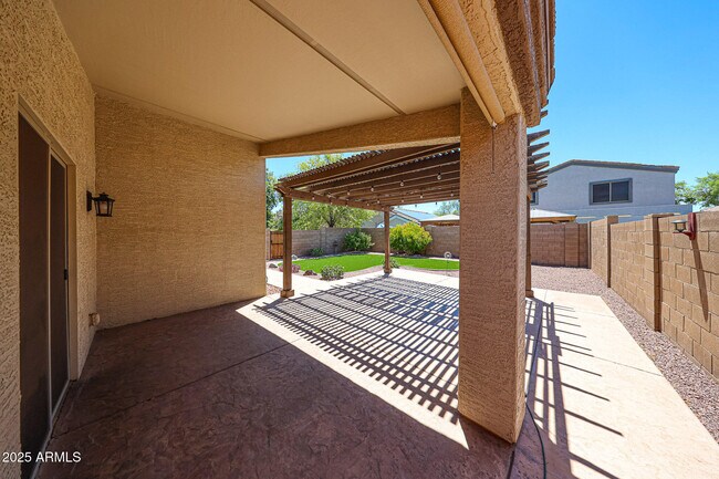 Building Photo - 11761 W Dos Rios Dr