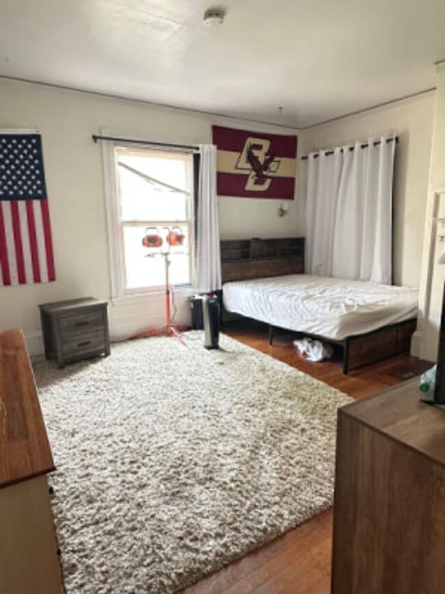 Building Photo - BC / Cleveland Circle 10 Bed/3.5 Bath House on Orkney Rd for September 2026