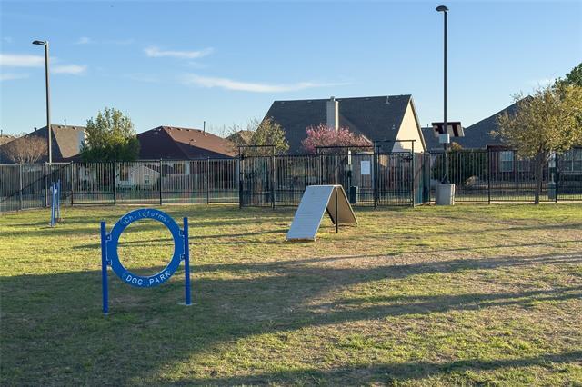 Building Photo - 9013 Athens Dr