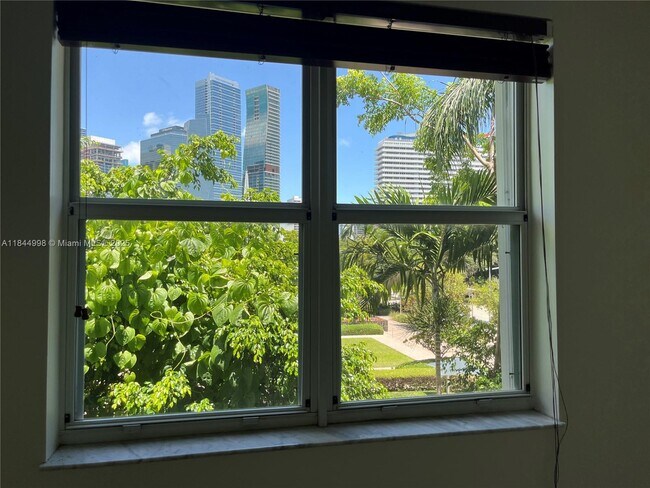 Building Photo - 1824 Brickell Ave