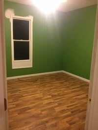 Building Photo - 1021 W Howe St