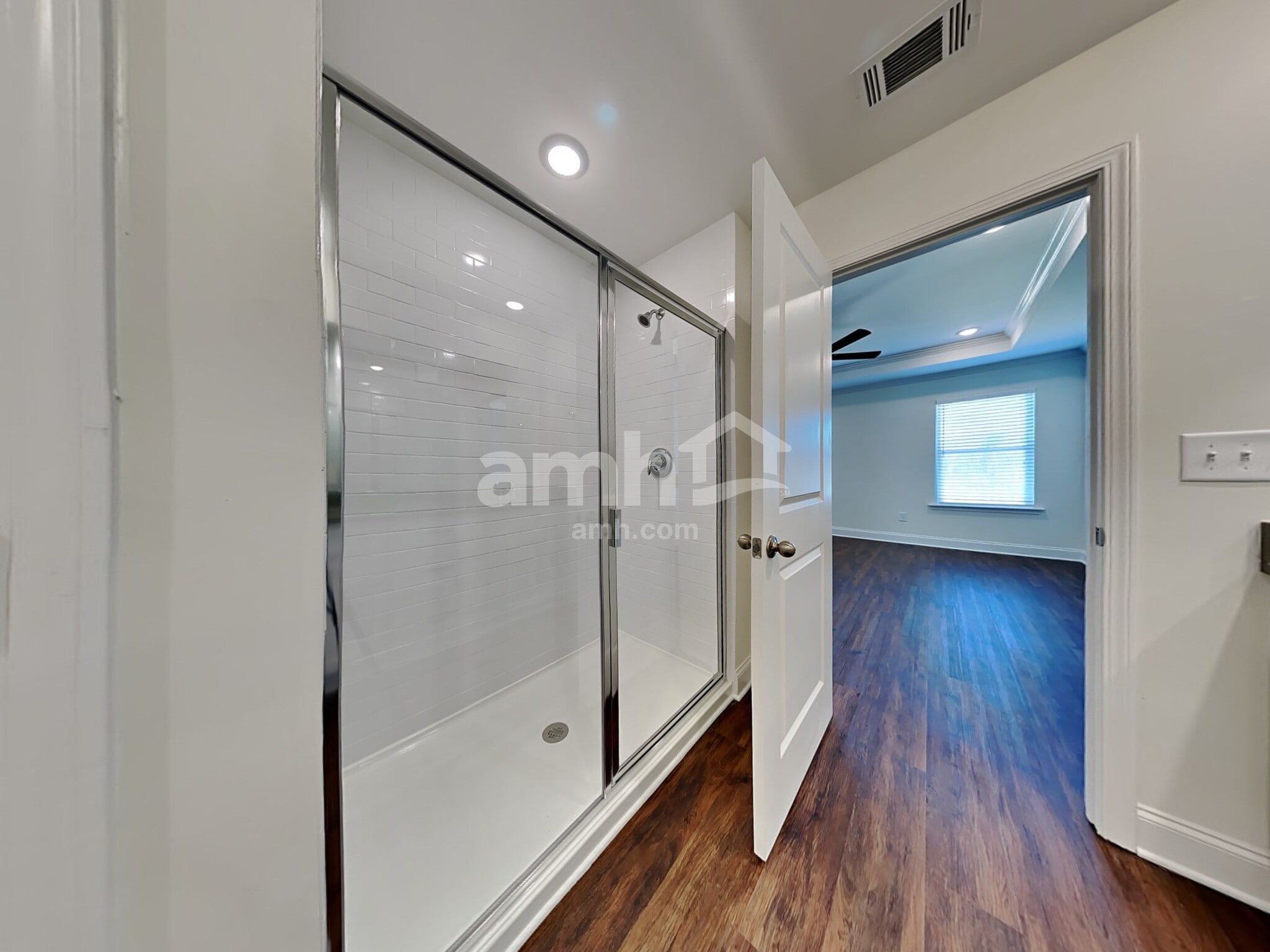 Building Photo - 3901 Chivalry Dr