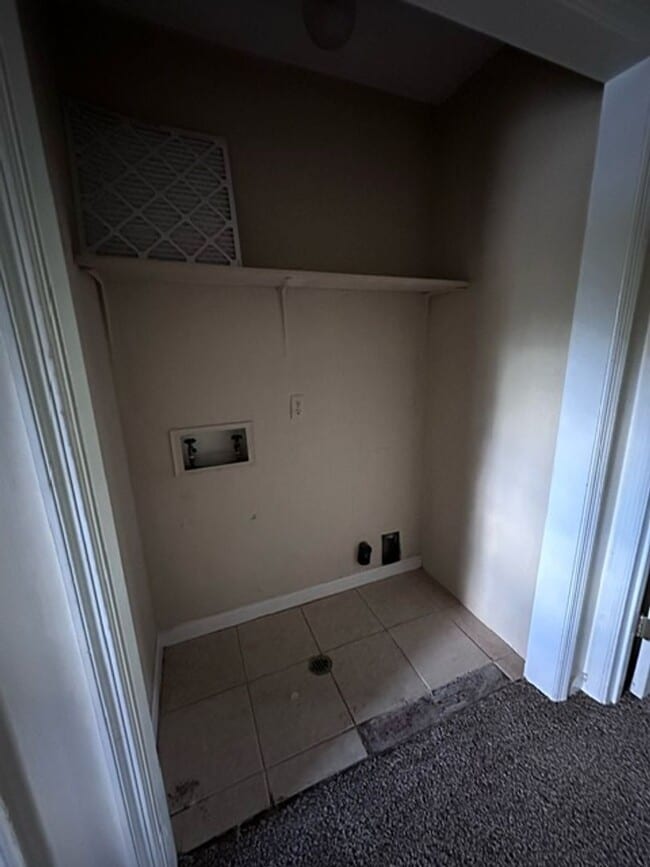 Building Photo - 120 Lester Fordham Rd