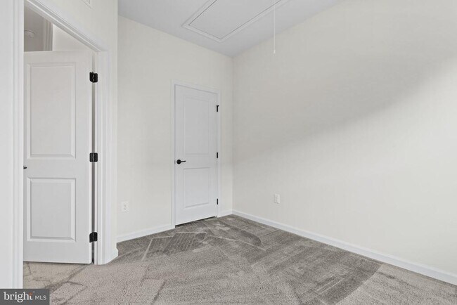 Building Photo - 6405 Walcott Ln