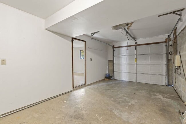 Building Photo - 4 Dewberry Way