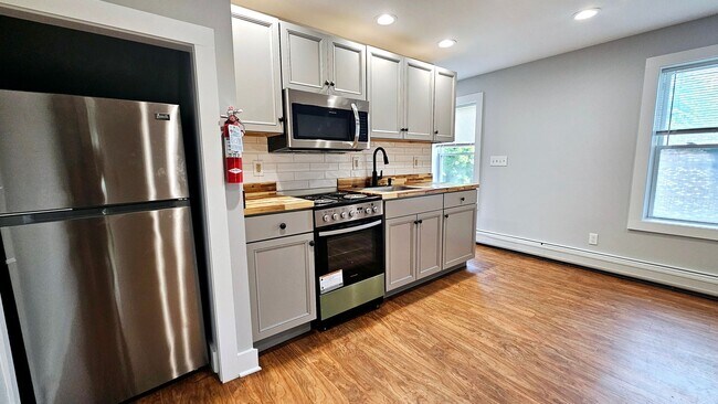 Building Photo - 51 - 53 Barrett St