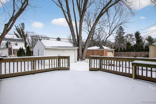 Building Photo - 13336 Balfour Ave