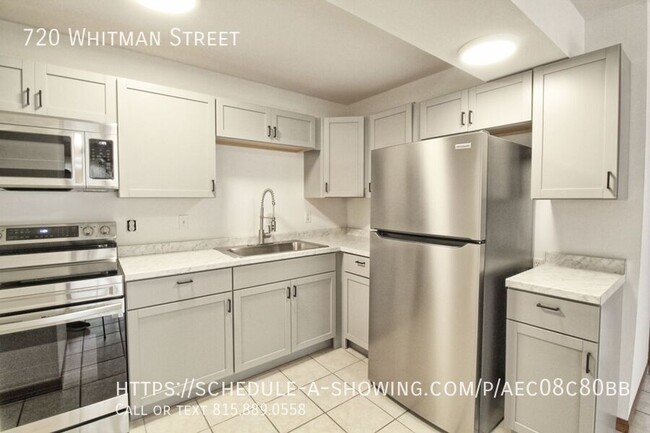 Building Photo - Beautiful Newly Renovated 2 Bedroom Apartm...