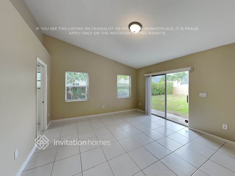 Building Photo - 1615 Grantham Dr