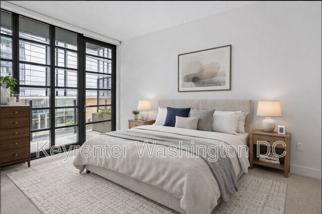 Building Photo - 45 Sutton Square SW