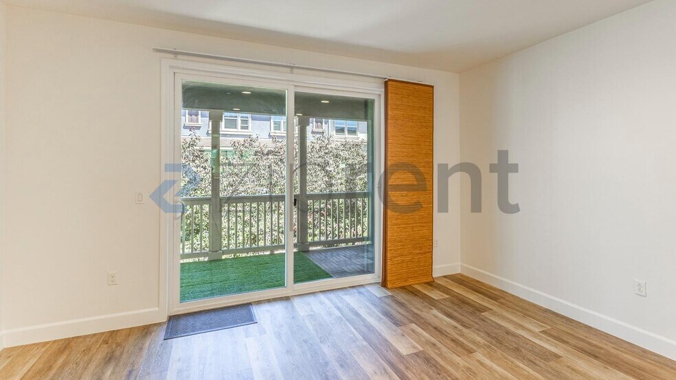 Building Photo - Unit