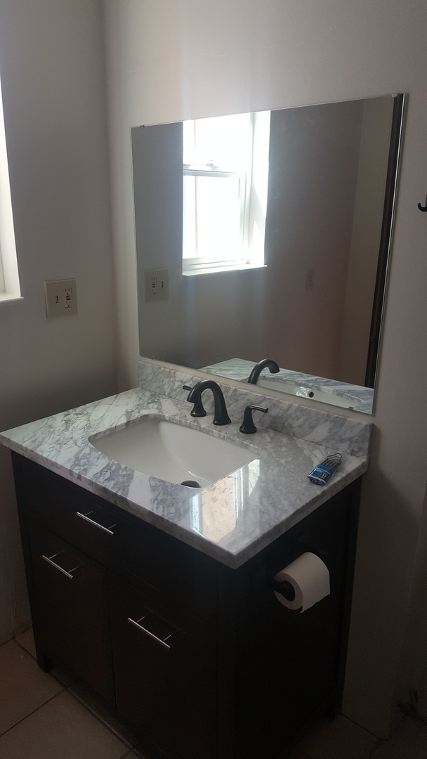 Building Photo - Bernalillo Beauty