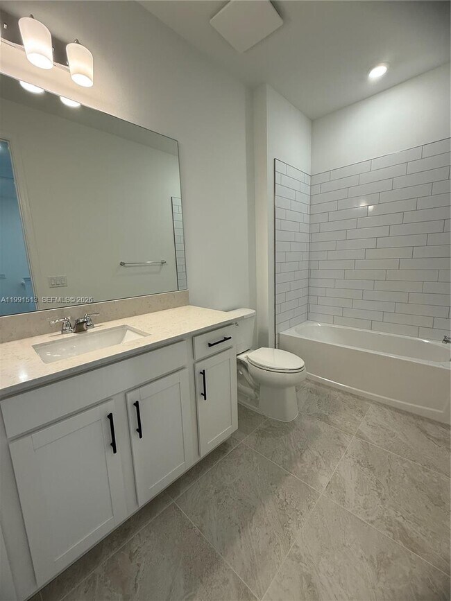 Building Photo - 4286 Effendi Dr