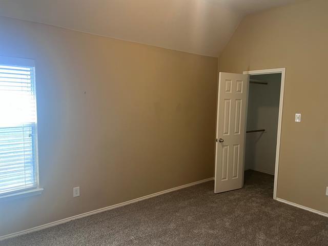 Building Photo - 11490 La Grange Dr
