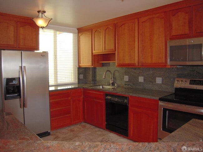 Building Photo - 168 Museum Way