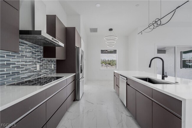 Building Photo - 2721 NW 41st Ave