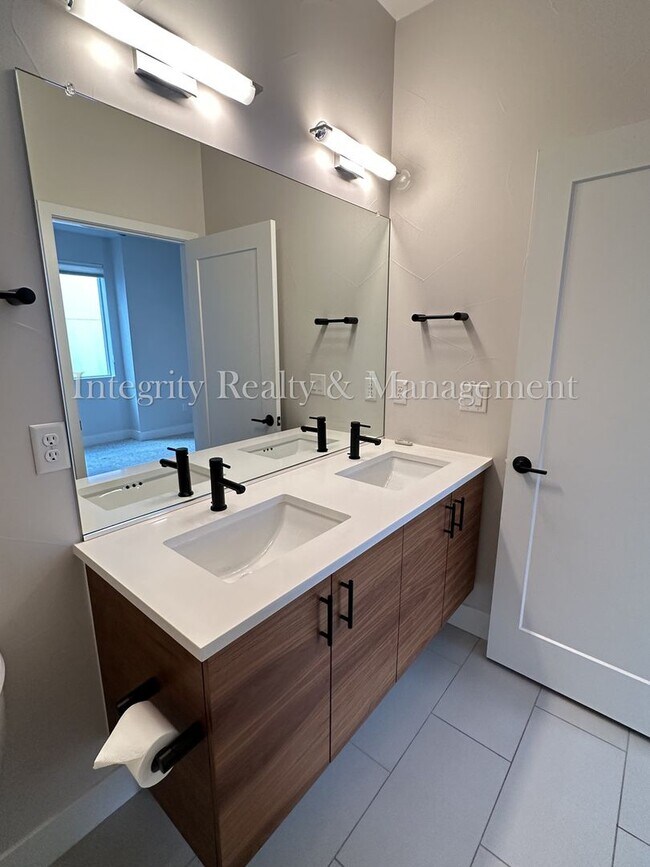 Building Photo - 2939 W 23rd Ave