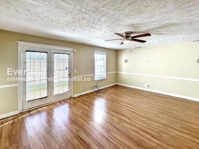 Building Photo - Get $500 OFF your first month’s rent when you sign your lease by 3/31. 2 Bed/2.5 Bath Condo with ...