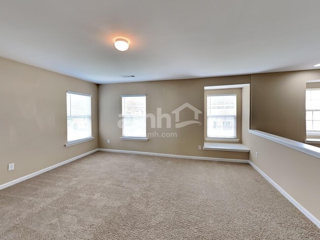 Building Photo - 330 Branch Valley Dr