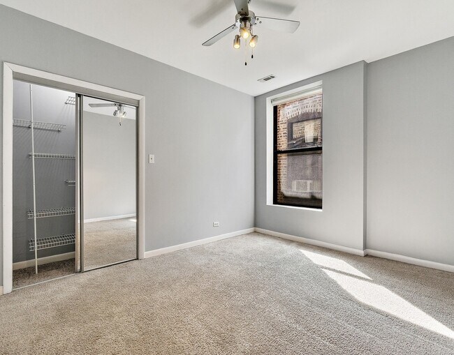Building Photo - 4144 S King Dr