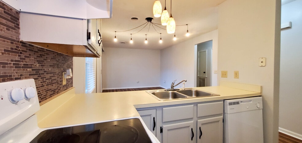 Kitchen - 2708 S 17th St