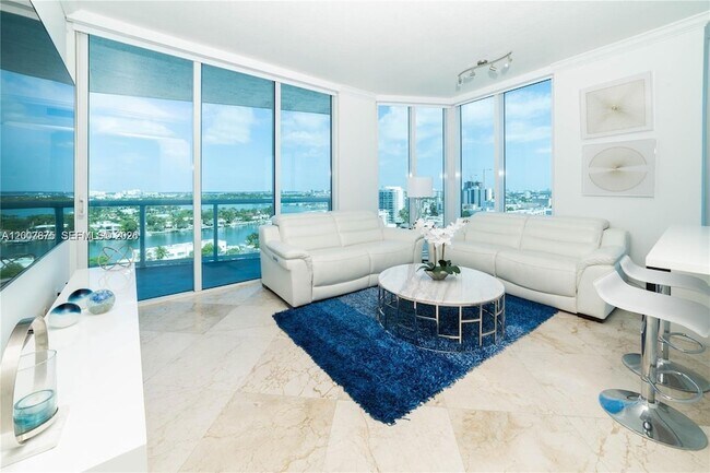 Building Photo - 6515 Collins Ave