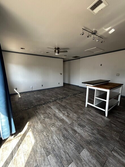 Building Photo - 1033 Grand Ave