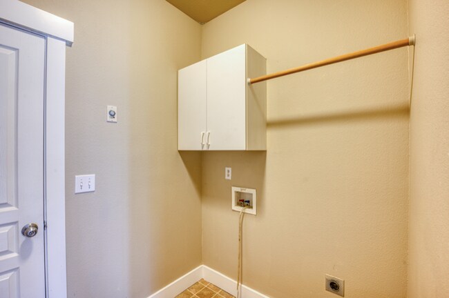 Building Photo - 7150 W Tobi Ct