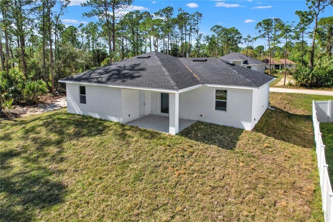 Building Photo - 2910 Flora Ave N