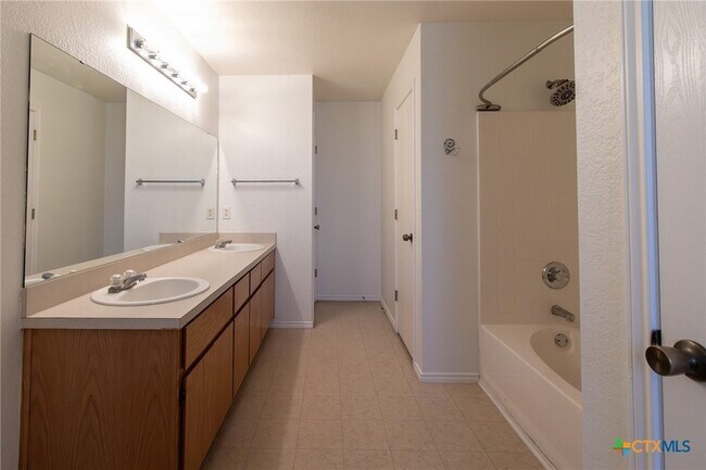 Building Photo - 4507 Aspen Dr