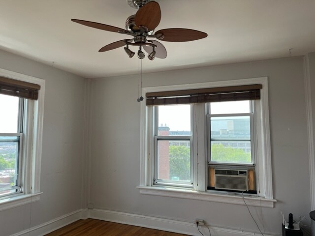 Building Photo - 1954 Columbia Rd NW