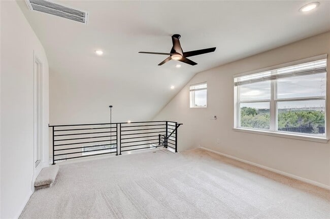 Building Photo - 2008 Kit Cir