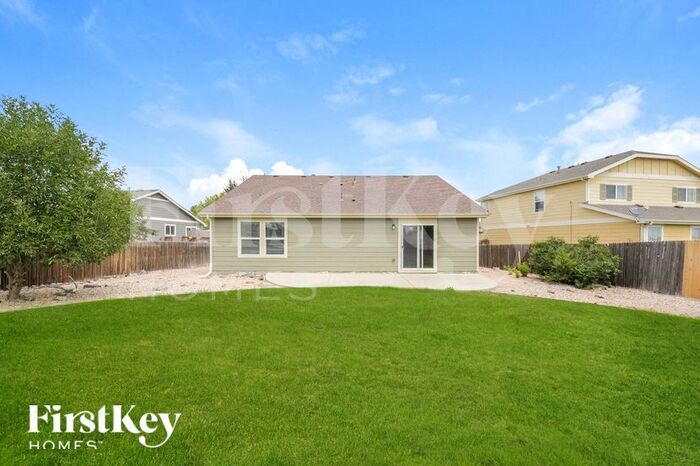 Building Photo - 865 Willow Dr