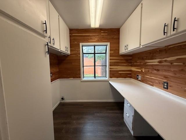 Building Photo - 725 S La Salle Dr