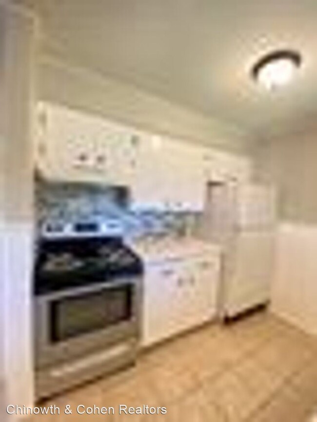 Building Photo - 3 br, 1 bath House - 3224 S 121st E Ave