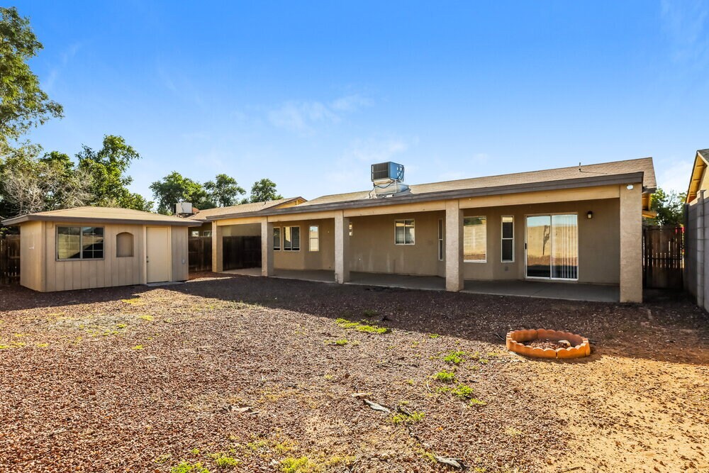 Building Photo - 1611 S 63rd Dr